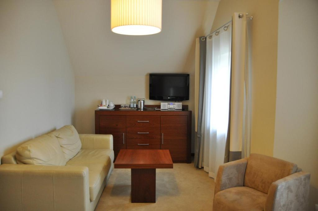Atrium Hotel 3*